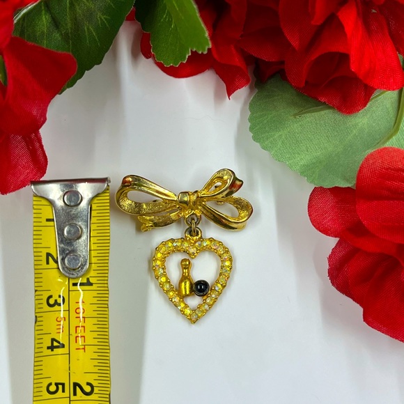 Adorable Bowling Ball and Pin Aurora Borealis Crystal Vintage Brooch - Picture 6 of 6